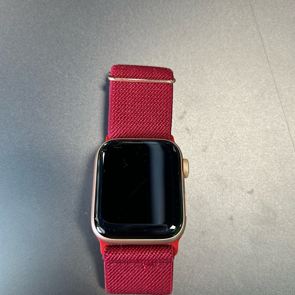 Apple Watch Series 4 Wi-Fi Rose Gold